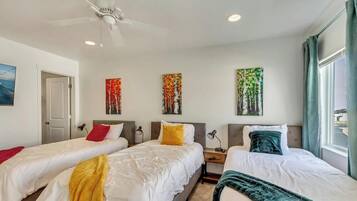 3 habitaciones, tabla de planchar con plancha, cuna de viaje y wifi
