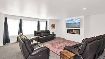 Televisión, chimenea