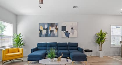 Game Room - Texas Themed Room - FirePit Backyard - Close to The Woodlands