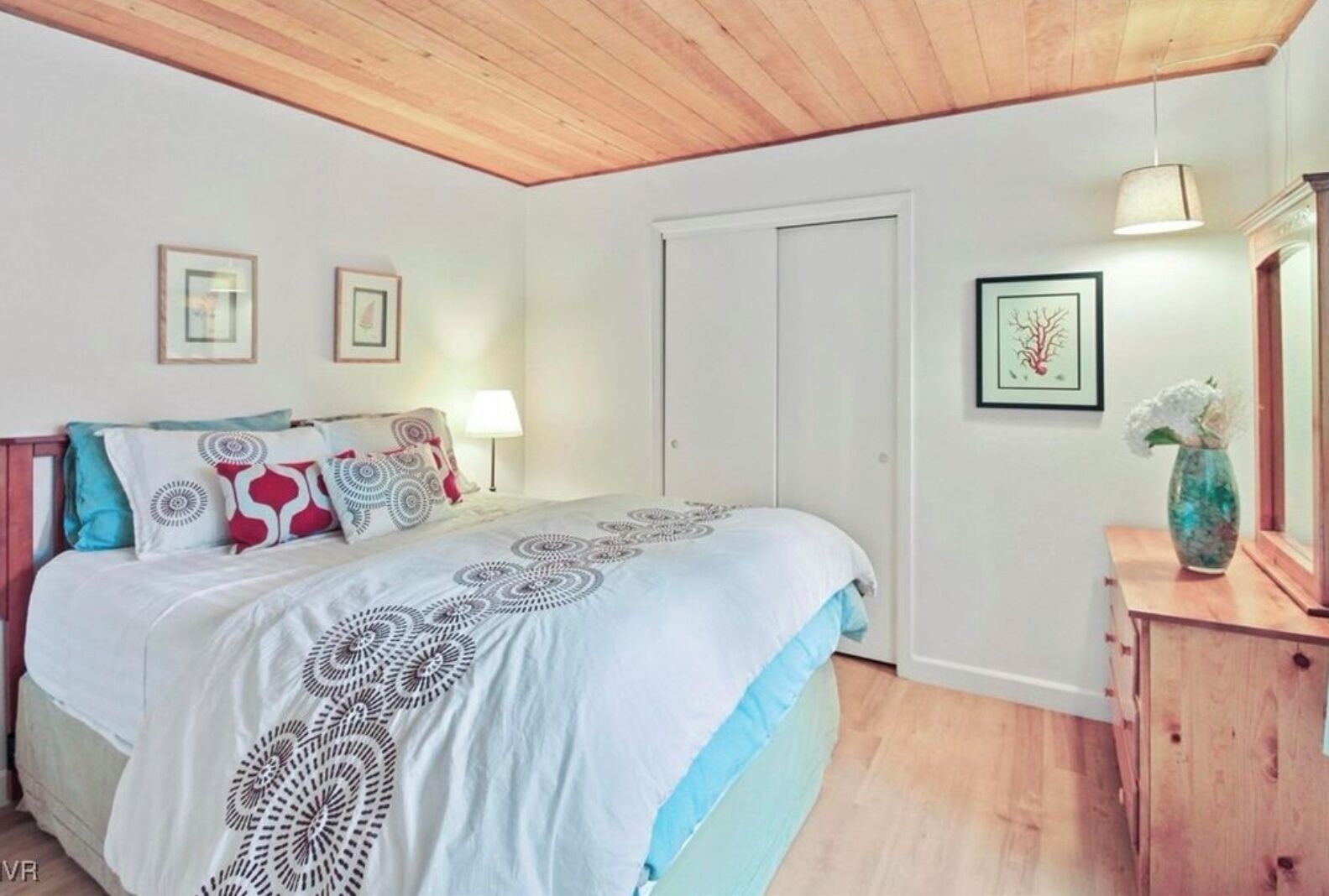 3 soverom, strykejern/-brett, wi-fi og sengetøy