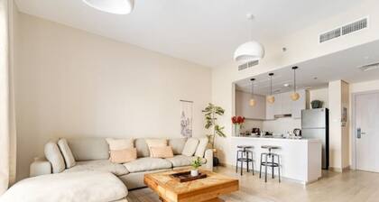 WabiSabi 2BR Stay Walk to ferrari & warner Bros