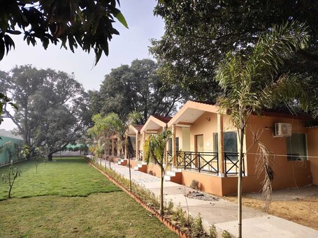 Property grounds. Royal Resort Siyana