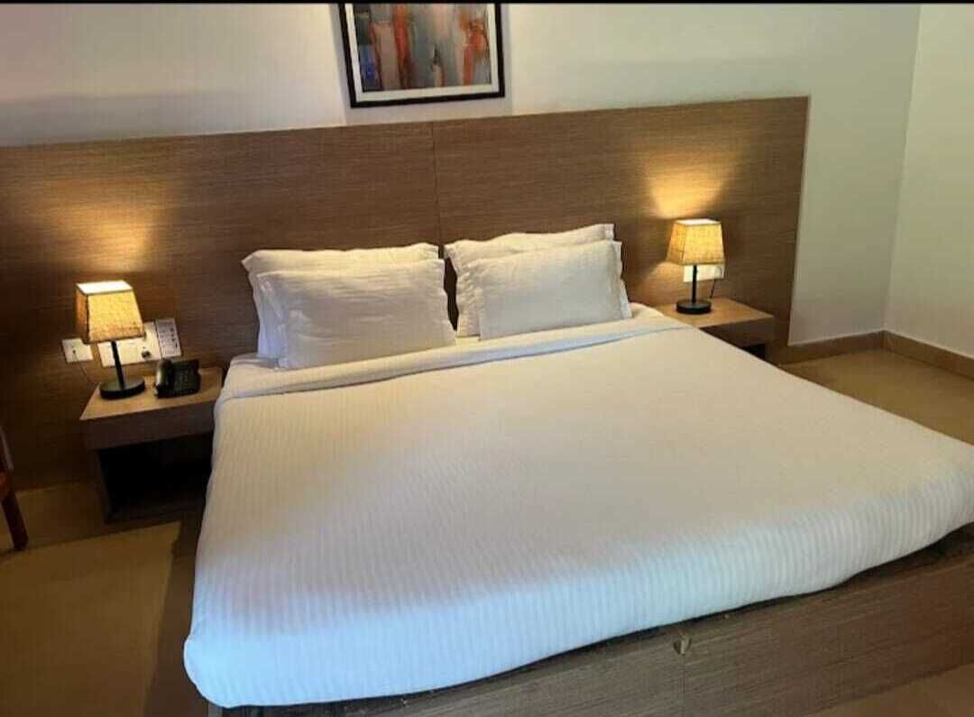 Quarto luxo | Escrivaninha, espaço de trabalho para notebook, Wi-Fi de cortesia