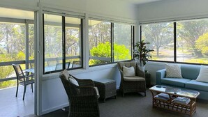 Living area - Yonder ~ Hear the Sound of Waves (Bendalong)