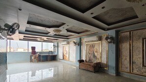 Unclassified image, 4 of 57, button - Hotel Aditya (Varanasi)