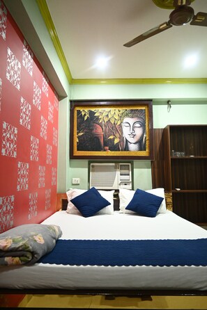 Double Bed Room | Free WiFi - Hotel Aditya (Varanasi)