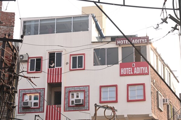 Exterior - Hotel Aditya (Varanasi)