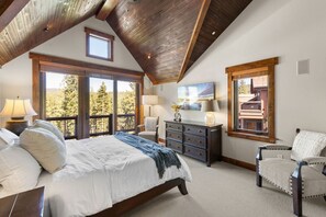 Room - Two Adjacent Northstar Luxury Homes | Sleeps 20 | Walk to Lifts | 2 Hot Tubs (Truckee)