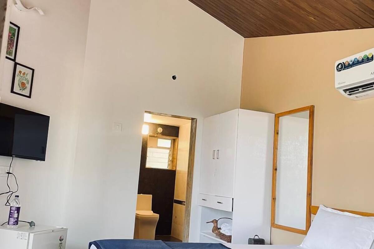 Superior Room | Iron/ironing board, WiFi (free)