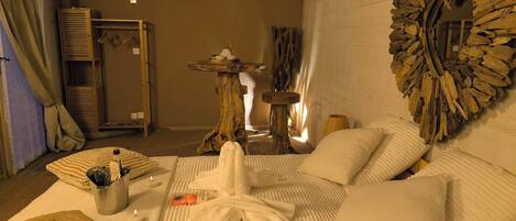 Iron/ironing board, Internet, bed sheets