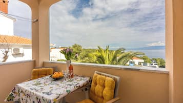 Family Apartment, Multiple Bedrooms (Amalija Sea View Apartment 3) | Outdoor dining