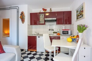 Family Apartment, Multiple Bedrooms (Amalija Sea View Apartment 1) | Private kitchen - Amalija sea View Apartments (Mali Losinj)