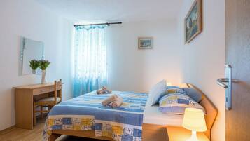 Familjelägenhet - flera sovrum (Amalija Sea View Apartment 2) | 1 sovrum, gratis wi-fi och sängkläder