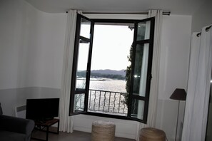 TV - magnificent 2 bedrooms with sea and salt marsh views (Porto-Vecchio)