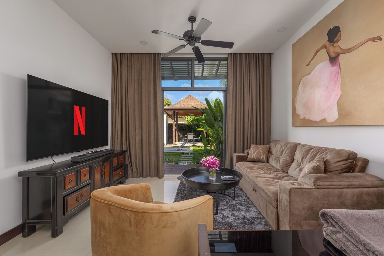 Comfort Villa, 2 Bedrooms, Pool View | Living area