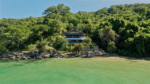 Beachfront Flat - Terrace, Garden - 30m to beach