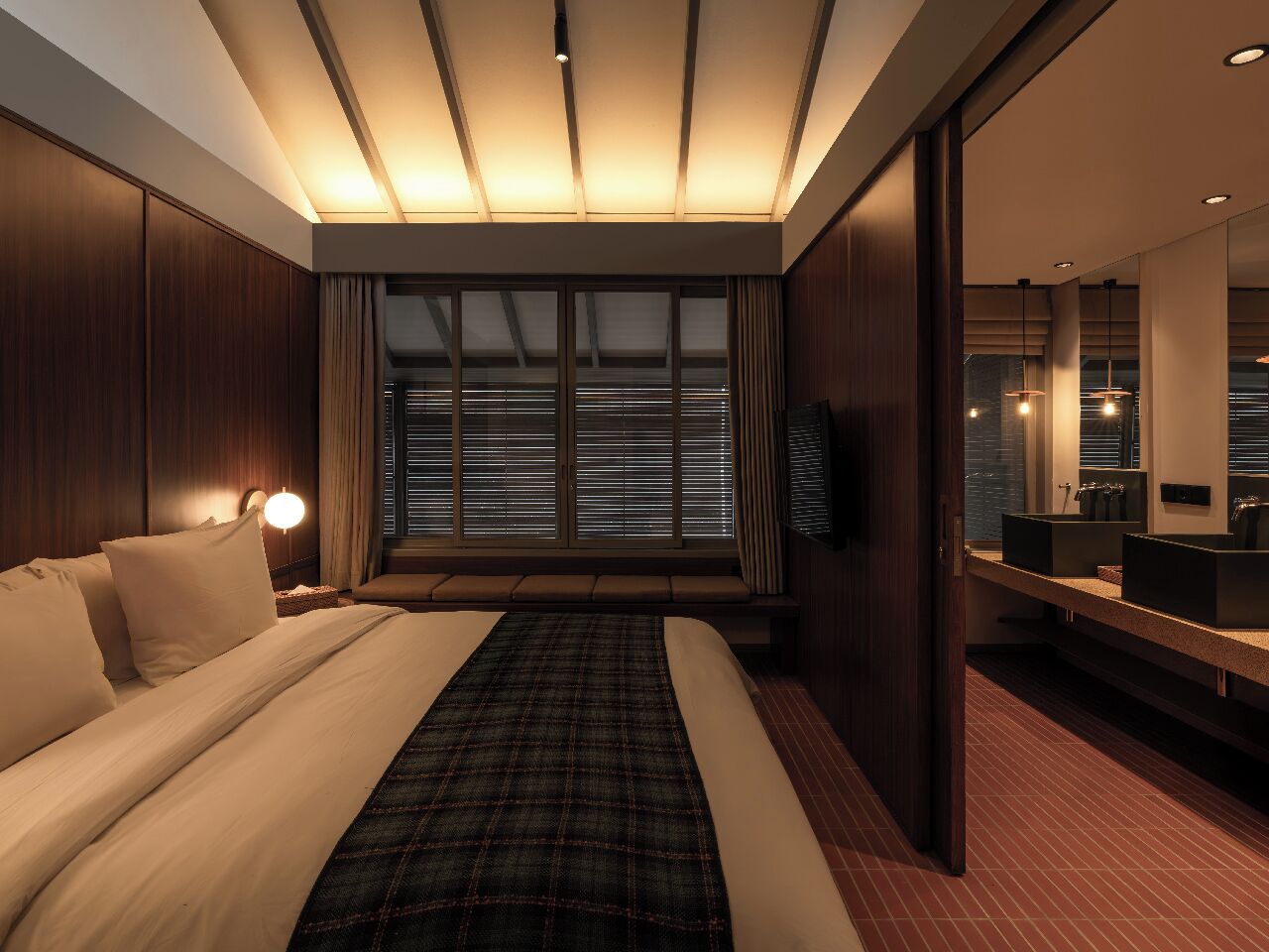 Tabla de planchar con plancha y wifi gratis 