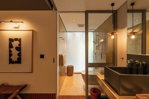 Family Studio, Pool View | Bathroom | Separate tub and shower, slippers, towels, soap - Brown Feather Pererenan (Bali / Badung)