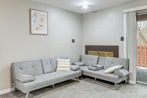 TV - 5 Mi to Main St! Cozy Couple's Escape in Laurel (Laurel)