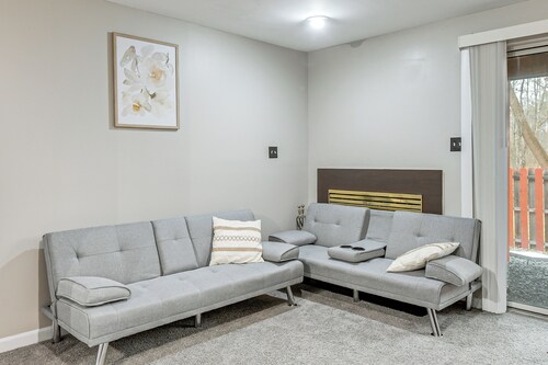 5 Mi to Main St! Cozy Couple's Escape in Laurel