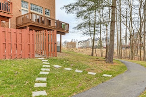 Property grounds - 5 Mi to Main St! Cozy Couple's Escape in Laurel (Laurel)