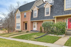 Exterior - 5 Mi to Main St! Cozy Couple's Escape in Laurel (Laurel)