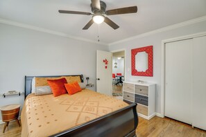 3 habitaciones, escritorio, tabla de planchar con plancha y internet 
