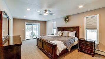 3 soverom, skrivebord, strykejern/-brett og internettilgang