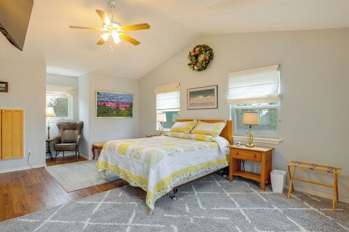 Olympic Mtn Views! Cozy Carriage House in Sequim