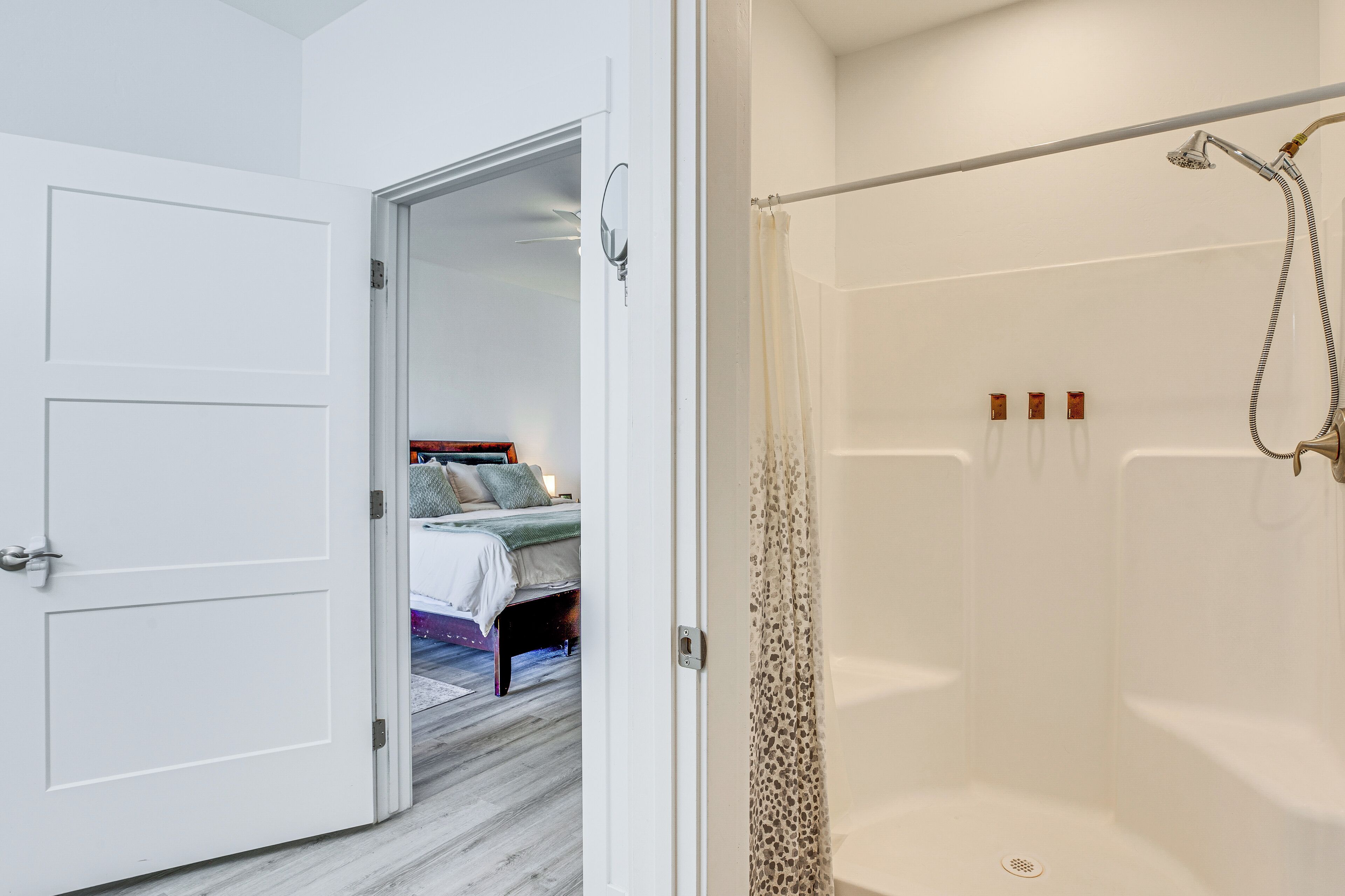 1 habitación, acceso a internet y ropa de cama 