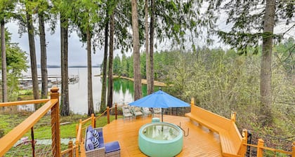 Steps to Shore: Seaside Olympia Retreat w/ Hot Tub