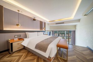 Romantic Twin Room, River View | Down comforters, blackout drapes, soundproofing, iron/ironing board - Chongqing Tianlai River View Hotel (Chongqing)