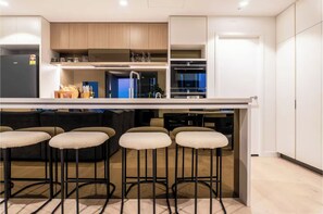 Dining - River View Apt in Queens Wharf Lv 29 + Carpark (Brisbane City)