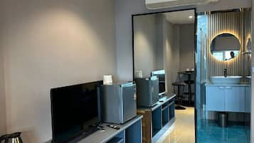 Quarto casal standard, vista para a cidade | Parte interna