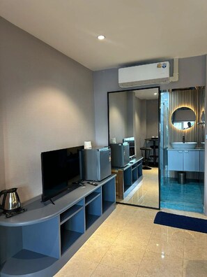 Standard Double Room, City View | Interior - Puttaya Glow (Pattaya)