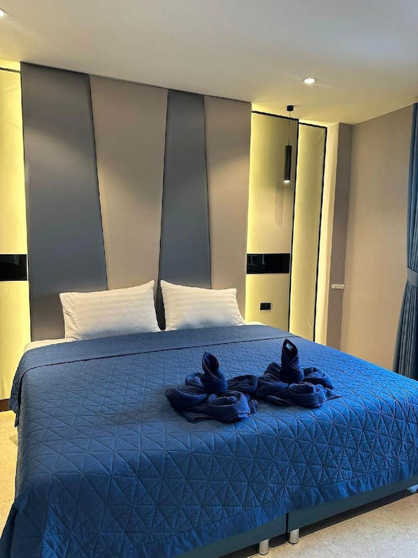 Standard Double Room, City View | Free WiFi - Puttaya Glow (Pattaya)