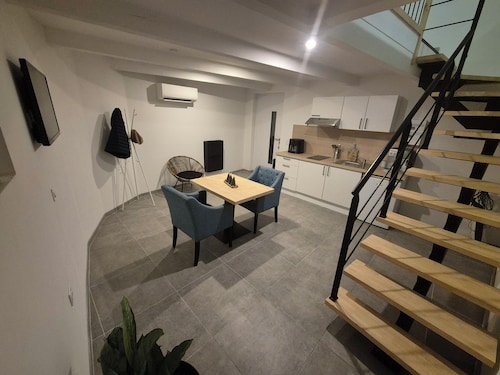 New, fully-equipped, furnished apartment in a quiet neighborhood.