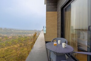 Premier Room, Valley View | Outdoor dining - Sterling Nirmaya Dharamshala (Dharamshala)