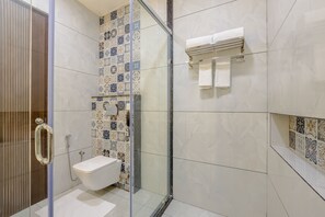 Premier Room, Valley View | Bathroom | Shower, towels, soap, shampoo - Sterling Nirmaya Dharamshala (Dharamshala)