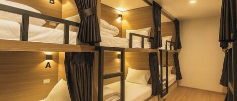 Shared Dormitory, Mixed Dorm, Non Smoking | Desk, free WiFi