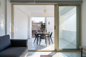 Studio, 1 Double Bed with Sofa bed, Kitchen, City View | Interior