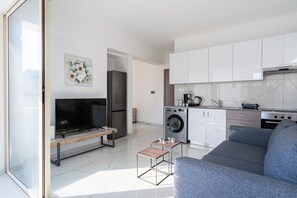 Studio, 1 Katil Kelamin (Double) dengan Katil Sofa, Kitchen, City View | Ruang tamu | TV Pintar, Netflix, perkhidmatan penstriman 
