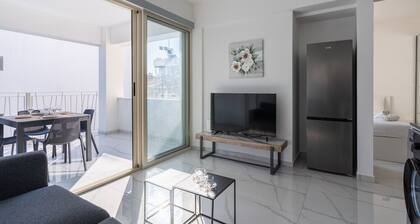 Marble - Studio & Balcony in Larnaca