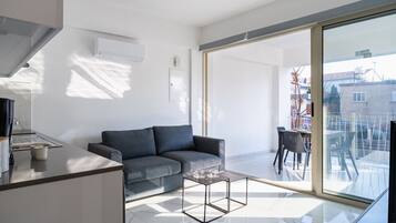 Studio, 1 Double Bed with Sofa bed, Kitchen, City View | Living area | Smart TV, Netflix, streaming services
