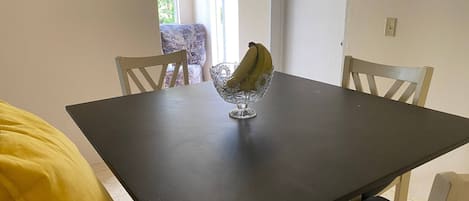 Apartment, 2 Bedrooms, Balcony, Garden View | Dining