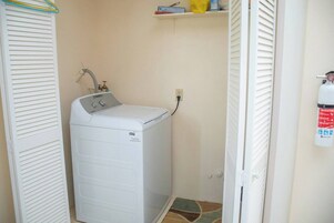 Apartamento, 2 quartos, sacada, vista para o jardim | Parte interna