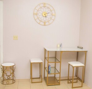 Apartment, 2 Bedrooms, Patio, Garden View | Bahagian dalam