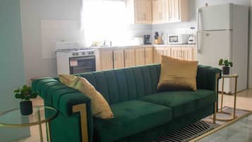 Appartement, 2 chambres, patio | Salle de séjour