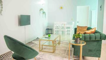 Appartement, 2 chambres, patio | Salle de séjour
