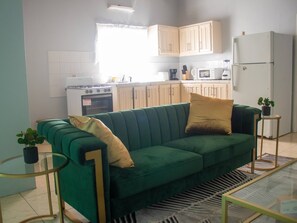 Living room - Paradis des Palmiers 2 Gorgeous 2bedroom Flat (Potters Village)